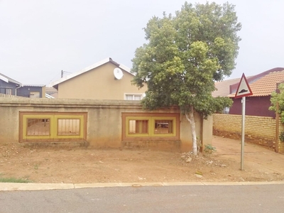 2 Bedroom House For Sale in Mahube Valley