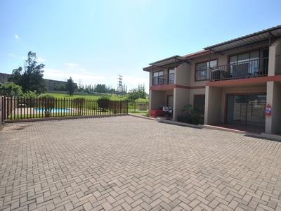 2 Bedroom Sectional Title For Sale in Pioneer Park