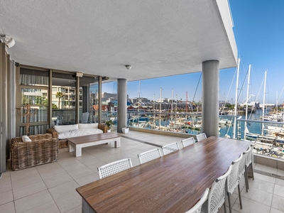 3 Bedroom Apartment Sold in Waterfront