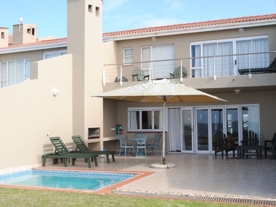 3 Bedroom Flat For Sale in Port St Francis