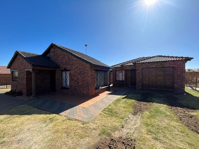 3 Bedroom House For Sale in Embalenhle