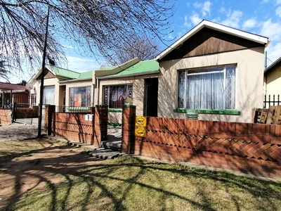 4 Bedroom Freehold For Sale in Benoni Central