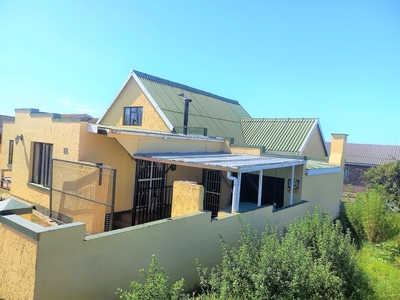 4 Bedroom Freehold For Sale in Pacaltsdorp
