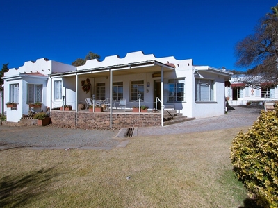 5 Bedroom House For Sale in Colesberg