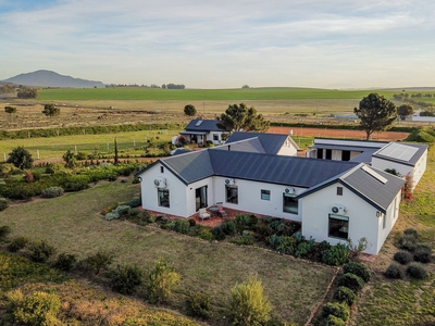 6Ha Small Holding For Sale in Paarl Rural