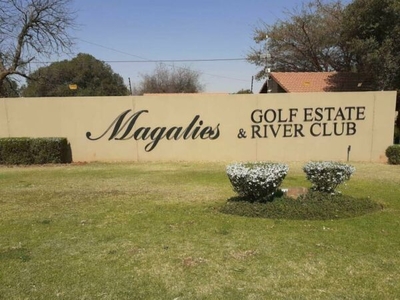882m² Vacant Land For Sale in Magalies Golf Estate