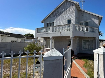 4 Bedroom house rented in Yorkshire Estate, Cape Town