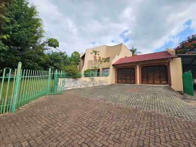 Freestanding Corner double storey family home in the established West Acres ext 8.
