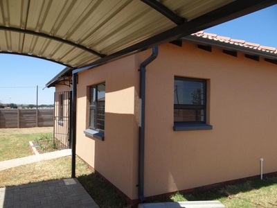 House in Pimville For Sale
