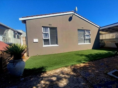 3 Bedroom house for sale in Coniston Park, Cape Town