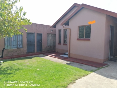 2 Bedroom Freehold For Sale in Kaalfontein