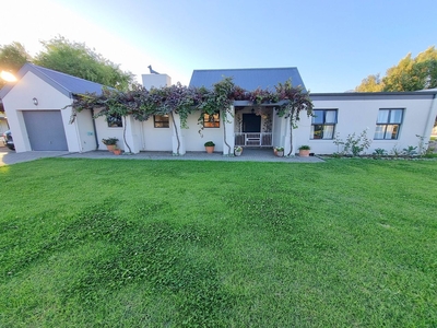 3 Bedroom House For Sale in Silwerstrand Golf And River Estate