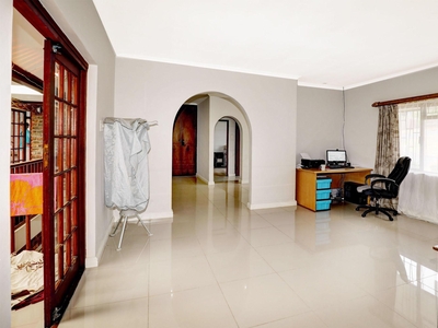 4 bedroom house to rent in Aurora (Durbanville)