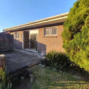 Three Bedroom townhouse to let in Bonnie Doon