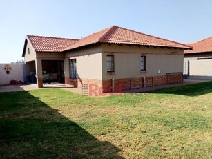 3 Bedroom Freehold For Sale in Waterkloof