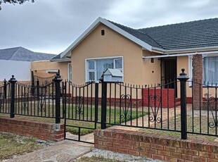 4 Bedroom house to rent in Penlyn Estate, Cape Town