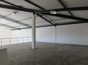 MONTAGUE GARDENS: 294m2 Warehouse To Let