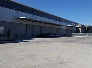 MONTAGUE GARDENS: 5742m2 Warehouse to Let