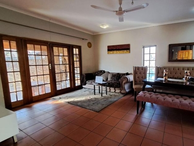 3 Bedroom duet for sale in Garsfontein, Pretoria