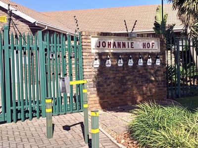 3 Bedroom townhouse - sectional for sale in Birchleigh North, Kempton Park