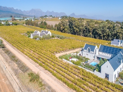 5 Bedroom House For Sale in Diemersfontein Wine and Country Estate