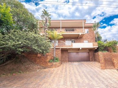 6 Bedroom House For Sale in Laudium