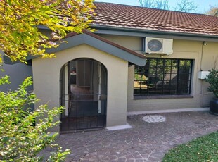 2 Bedroom house rented in Melville, Johannesburg