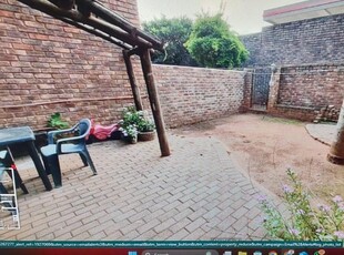 2 Bedroom townhouse - sectional for sale in Wonderboom South, Pretoria