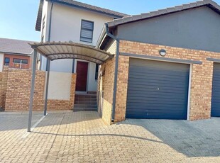 3 Bedroom duplex townhouse - sectional for sale in Amberfield, Centurion