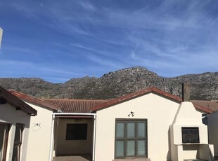 4 Bedroom house to rent in Kirstenhof, Cape Town