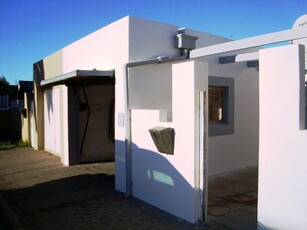 Townhouse house for sale in Saldanha Central.