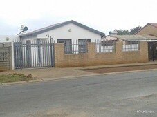 Lenasia ext 11B house for rent