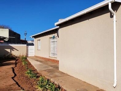 2 bedroom, Queenstown Eastern Cape N/A