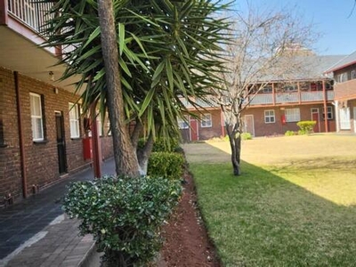 Apartment For Sale In Horison Park, Roodepoort