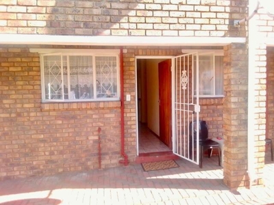Apartment For Sale In Krugersdorp North, Krugersdorp