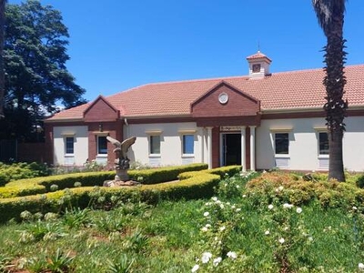 Commercial Property For Sale In Die Hoewes, Centurion