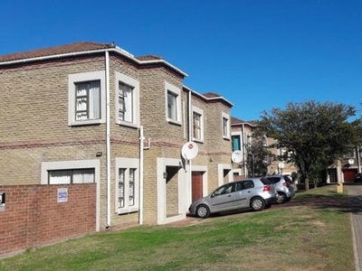Townhouse For Rent In Abbotsford, East London