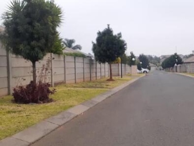 Townhouse For Sale In Ruimsig, Roodepoort