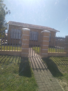 2 Bedroom House To Let in Amalinda