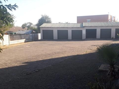 Apartment For Rent In Huttenheights, Newcastle