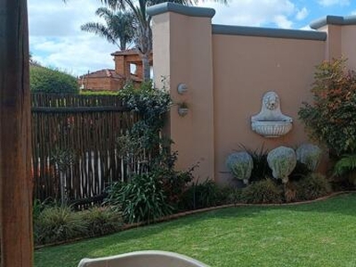 Apartment For Sale In Chancliff Ridge, Krugersdorp