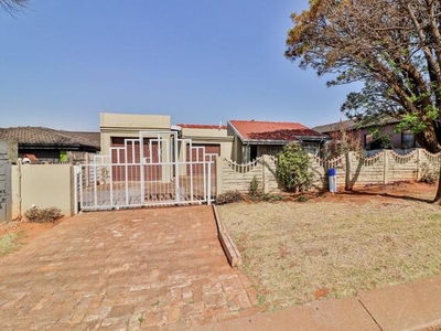 House For Sale In Ennerdale, Johannesburg