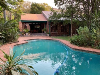 House For Sale In Florauna, Pretoria