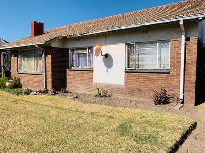House For Sale In Florida Lake, Roodepoort