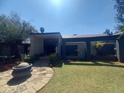 House For Sale In Monument Heights, Kimberley