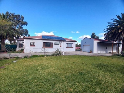 House For Sale In North End, Beaufort West