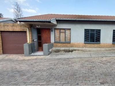 Townhouse For Sale In West Turffontein, Johannesburg