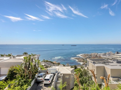 4 Bedroom House For Sale in Bantry Bay