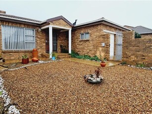 3 Bed House in Plattekloof