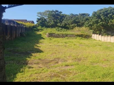 1,525m² Vacant Land For Sale in Bluff